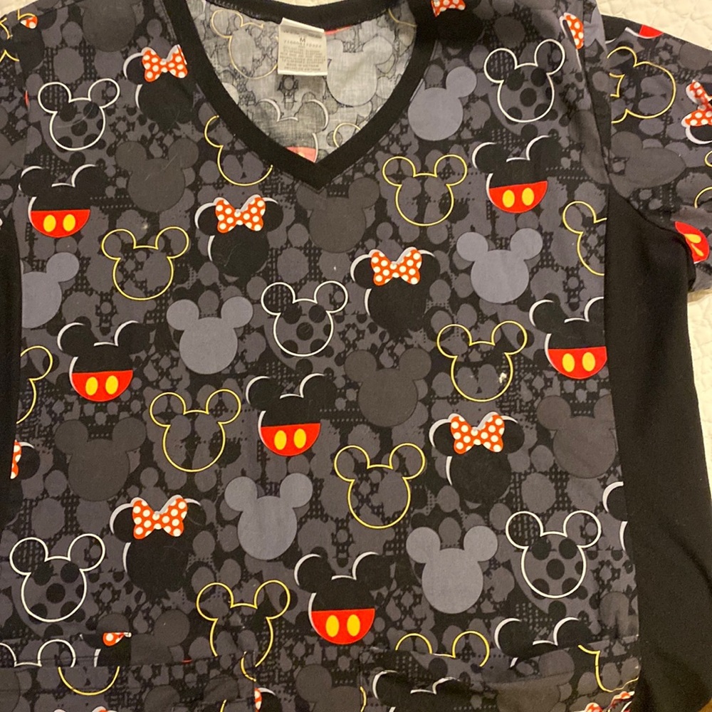 Scrub top